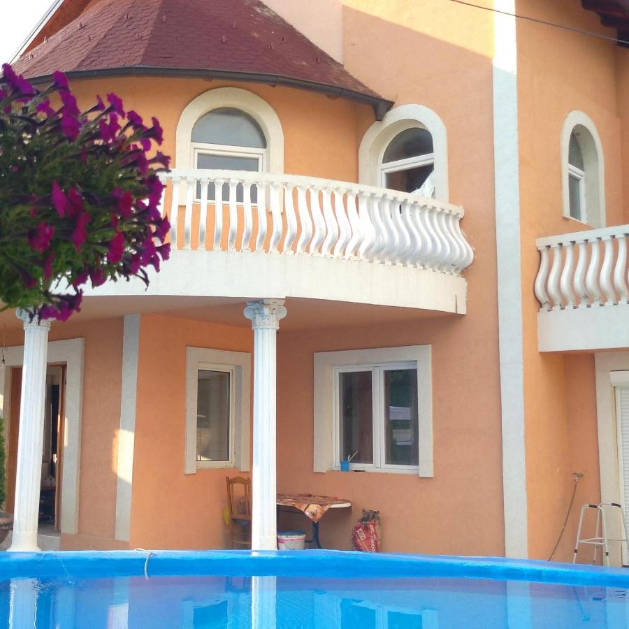 Apartmán Castle De Dios Novi Sad Exteriér fotografie